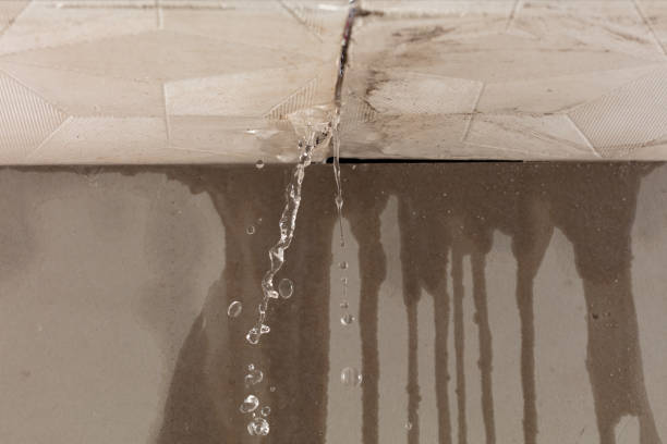 Professional Flood Damage Cleanup technician working in Ventura, CA